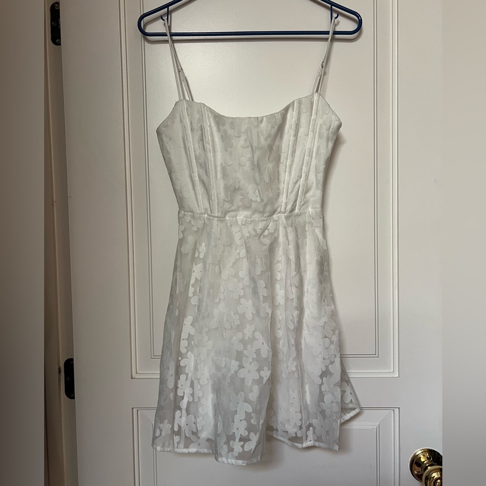 Lucy in the Sky - Lana A-line - White Floral Mini Dress